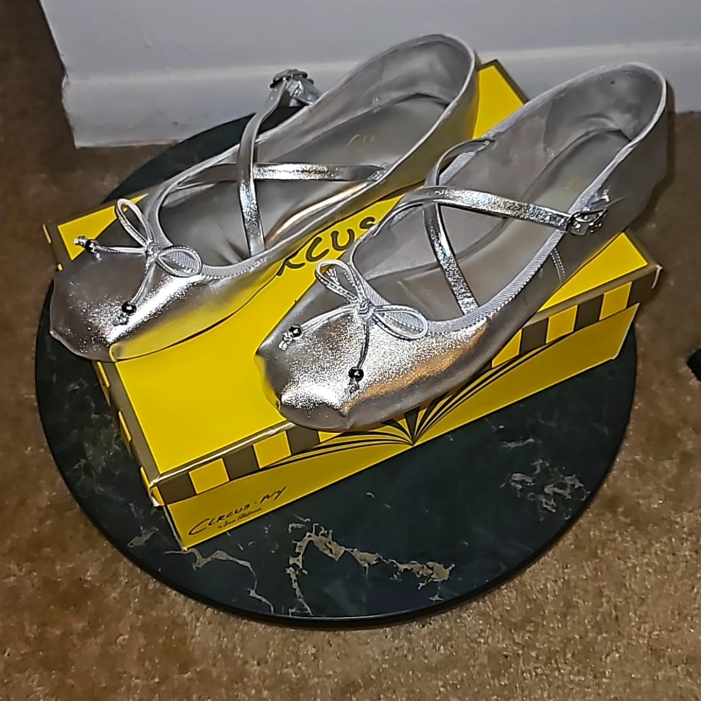 Circus NY By Sam Edelman Zuri Balerina Flat In Metalic Silver